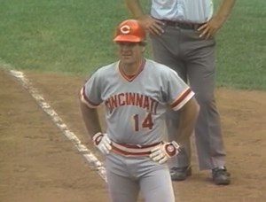 ⚾️On September 8, 1985 at Wrigley Field, Cincinnati’s Pete Rose gets 2 hits off Chicago pitcher Reggie Patterson, including his historic single that ties Ty Cobb's career record of 4,191 hits. The game was suspended due to darkness after a 2 hour and 3 minute rain delay, enabling Rose to get a shot at breaking Cobb’s record in Cincinnati. Rose had said that he would prefer to break the record in Cincinnati, but that he would be swinging for a hit every time up. “It's my business. And we're in a 