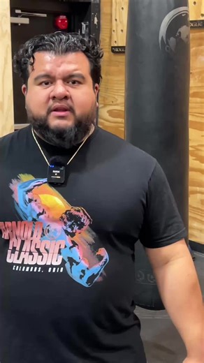 Belts don’t make you weak—they make you braced. 💥 Learn when to wear a lifting belt, and how to actually use it right. #BraceRight #LiftingBeltTips #Powerlifting101