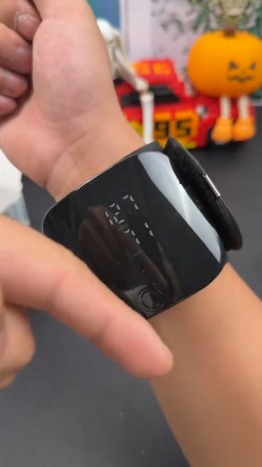 💚 Always concerned about your health but unsure where you stand? No need for stressful hospital visits—get clarity in seconds. 👨‍⚕️ This wrist blood pressure monitor puts peace of mind right on your wrist. 🏡❤ | Sosurface9