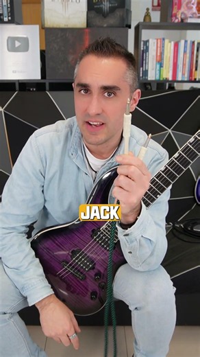 The jack cable is a key detail in the sound of the electric guitar