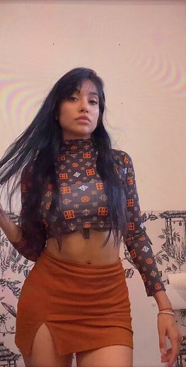 Videos de Maria Becerra (@mariabecerra_22) con «Spin Back x Cardboard Box - Kuya Magik 🪄»