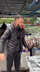 63K views · 1.8K reactions | L‘OSTRICHE DEL POPOLO CAMPIONE Napoli Festeggia Prima e Dopo Siamo Così Robin Hood Festeggia Ostriche 2.99 a Pacco❤️ Vi Aspettiamo In Tanti Con Super Offerte ‼️ | I Diamanti Del Mare Di Gennaro Di Napoli | Facebook