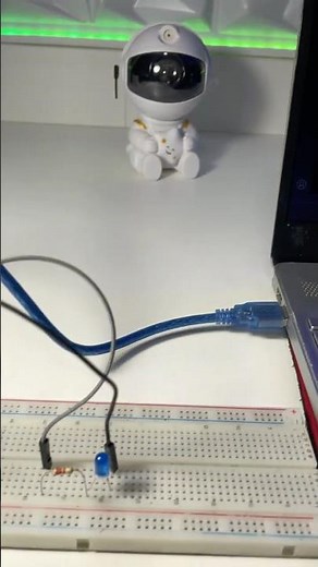Wemos D1 Mini + Led #arduino #experiment #protoboard #raspberrypi #janeladonerd