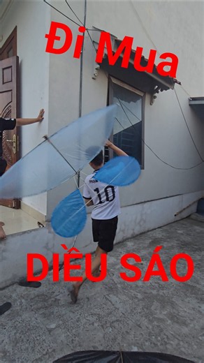 The boys came to my house to buy kites, but they were so shy, and that's funny 🤣🤣🤣 #kite