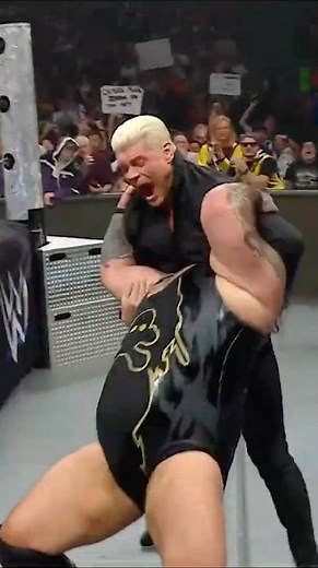 Cody Rhodes helps Carmelo Hayes defeat Bronson Reed