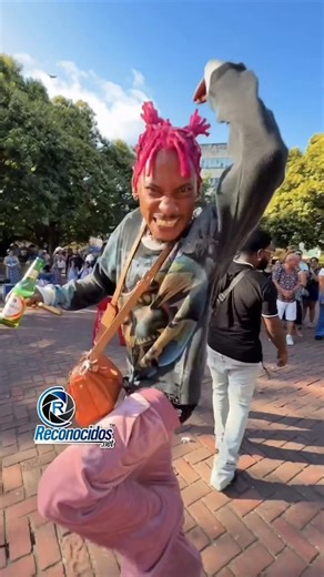 Firulay se quiere unir al nuevo video de @lodeaki , @kikoelcrazylm , @dahianofficial ¿Qué opinan us