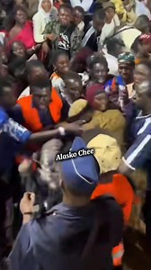 🚨 | Moment d’émotion : À part Esco P, est-ce qu’un autre artiste 🇲🇱 peut faire pleu-rer des gens comme ça avec sa musique ? 🥹❤️ | Alasko Chee