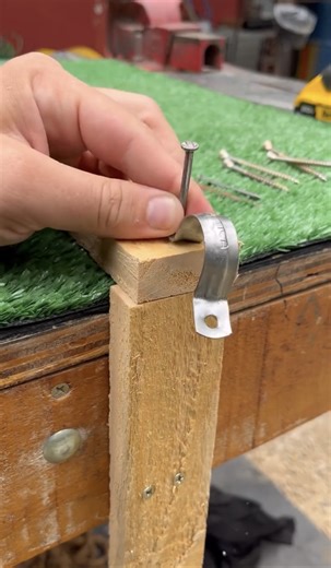 Comment assembler deux morceaux de bois de manière correcte et sécurisée 😱👏🏻 | Je suis Barone