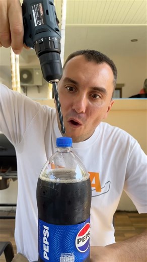 HOW TO OPEN A PEPSI 😆