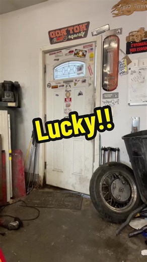 Amazing Harley Davidson Motorcycle Tricks in the Garage