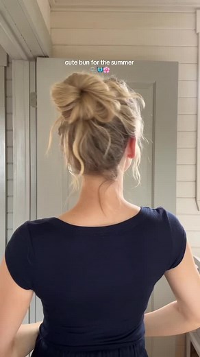 Easy Summer Messy Bun Tutorial | Cute Bun Hairstyles for Long Hair