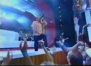 52K views · 1.2K reactions | Linkin Park feat. The X-Ecutioners - One Step Closer live at VMA 2001 #vma #RipChester #RipRocRaida | Dark New Sound | Facebook