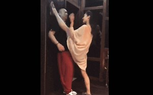 全球搞笑GIF图集锦——第143期：现在妹子都开始大长腿壁咚了