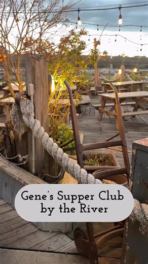 Cozy season is here — and Gene’s Supper Club on the River at Barnacle Bud’s is serving all the Wisconsin classics you love. 🕯️ From relish trays and ribeyes to Brandy Alexanders and ice cream drinks, it’s comfort food done right. 📍 Wednesdays–Saturdays through Valentine’s Day weekend. Reservations required — link in bio to book your table! Get all the deets —> Link in bio #MilwaukeeEats #MKEFoodie #SupperClub #ComfortFood #CozyEats #EatLocal #IceCreamDrinks #FoodieGram #MKERestaurants #Wiscons