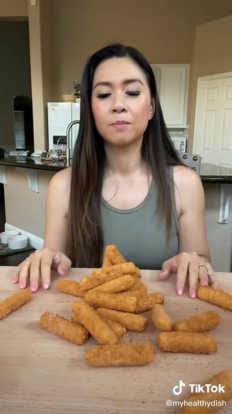 Get Creative with Farm Rich Mozzarella Sticks | #FarmRichMozzStackChallenge