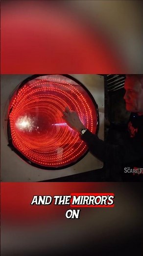 It’s Just Mirrors… But HOW?? 😳 #behindthescenes #hauntedattraction #hauntedhouse