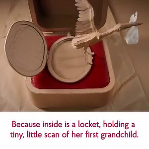 One for those who CANNOT wrap to save their lives 🙋 | Post Office