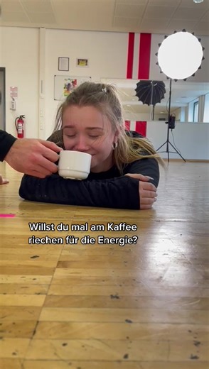 Julia so: „Zsooooolt, wo bist duuuuu?!“ #LetsDance #LetsDanceBackstage #BehindTheScenes #bts #RTL #JuliaBeautx #VadimGarbuzov #ZsoltSandorCseke