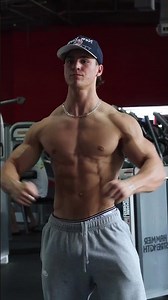 David Butler / 19 years old bodybuilder / showing his amazing body #shorts