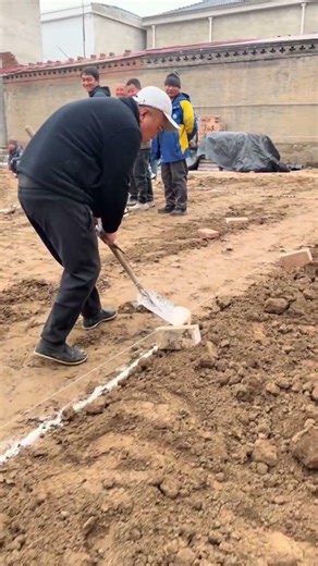 Simple Trick to Draw Straight Construction Lines on the Ground 🏗️