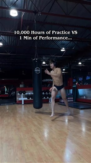 Damo (Damian Hu) on Instagram: "Reminder that you might think it’s pointless today… The boring rep, The hour you scheduled to you on your “side hustle” *passion, The daily post you PROMISED yourself you’d do But ANYTHING worth building all share one thing. The moment you look back in success, realizing that every “pointless” rep lead you here :) If you’re trying to achieve something in your life, but you doubt yourself, want to give up, question if it’s even worth it… I share that feeling with y