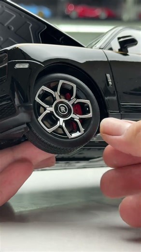 Unboxing The Cullinan with a Fishing Stool | Rolls Royce Scale Model Cars | 1:18 model Car Unboxing