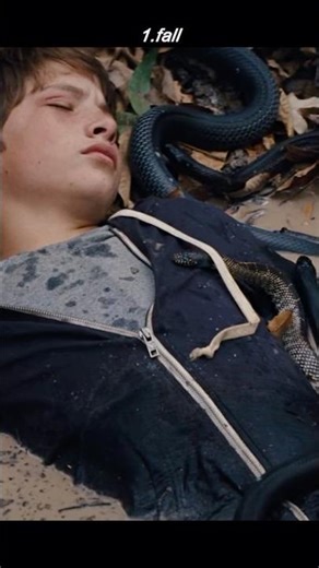 #movie #film Mud 2012: Wanted Fugitive Saves Snake