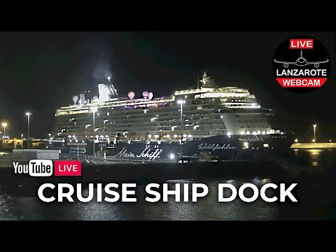Lanzarote Cruise Ship Dock, Mein Shiff maneuver docking