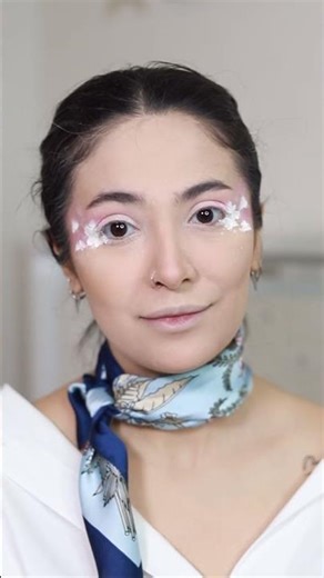 فهمیدین کدوم کتابه؟ #makeup #رمان #کتاب #makeupartist