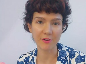 labubu是个什么样的存在，带的法国人如今也开始喜欢追潮玩、开盲盒了。