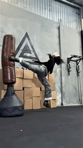 JUM 360’ SPIN BACK KICK TUTORIAL #martialarts #selfdifence #action #yt