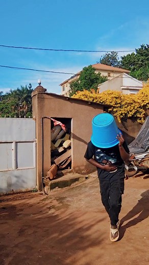 Alien Skin - Ready Fi War (Official Music Video) Lyrics