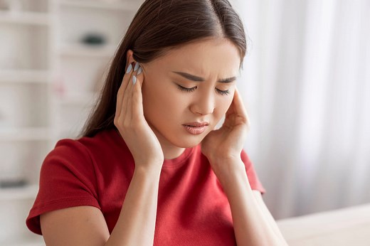 Cristaux dans l'oreille : symptômes, à cause de quoi ?