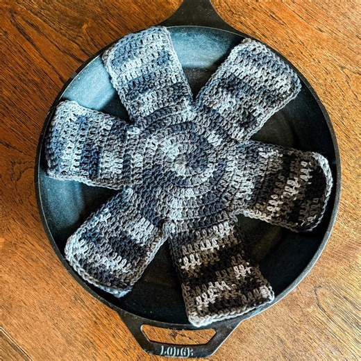 Pan Protector Crochet Pattern: Digital PDF Download | Beginner Project | Simple Stitch Cotton Yarn |kitchen Organization Cookware Protection - Etsy