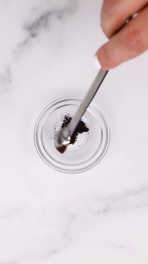 Jackson Pollock Inspired Splatter Cake Tutorial