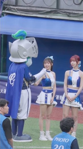 鞋帶掉了怎麼辦？沒關係我們有最暖的阿奇！