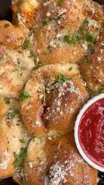 Cheesy Pizza Bombs Recipe