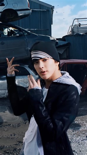 Jordan Kalé Orme on Instagram: "Sometimes static shots can be way more powerful than wild camera moves. Comment “more” to get the full breakdown :) #editing #kpop #videoediting #cortis #fashion #musicvideo"