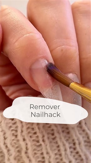 Der beste Nailhack bei Press-Ons!💅 Products: Jolifin LAVENI Shellac - Cat-Eye pink white pearl 10ml ArtikelNr: 26268T Jolifin LAVENI Shellac FiberglasGel - milky white 10ml ArtikelNr: 20550T Jolifin LAVENI Shellac - Remover 500m ArtikelNr: 20488 Jolifin LAVENI Glossy Versiegelungs-Gel ohne Schwitzschicht 11ml ArtikelNr: 26978T Jolifin 120er Tipbox Press-On ovale Mandel ArtikelNr: 26925 #jolifin #gelnägel #nails #pressonnails #nailhack | Pretty Nail Shop 24 - Jolifin