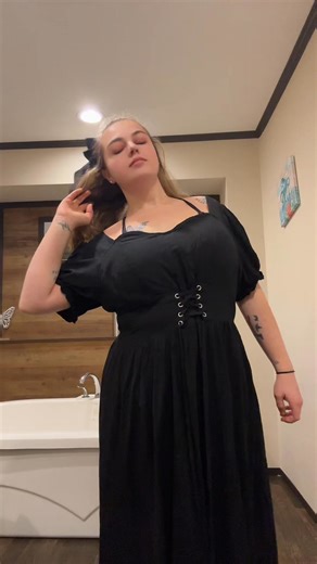 Happy Halloween 🎃 | Taylor Hudson