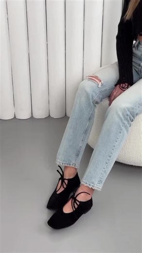 ir.code 11.9902-1 Матеріал верху: натуральна замша Всередині: шкірпідкладка Матеріал підошви: поліуретан Каблук: 1см Виробник: Україна 36-23,5см 37-24см 38-25см 39-26см 40-26,5см 41-27см 2350 Пошиття - так ✅ #жіночевзуття #балетки2025 #жіночібалетки #туфлібалетки #туфлі2025