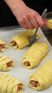 Appetizer in 5 minutes! Just puff pastry and sausages