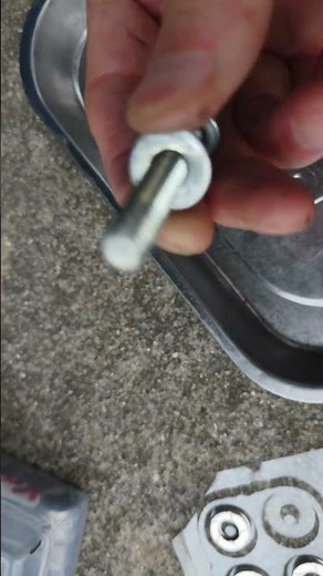 ボルトからワッシャーが外れない！