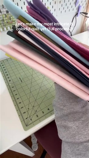 Let’s make the most intricate & colorful quilt I’ve done yet - the knitted blooms quilt! I’m sooo in love with how this turned out & so happy I decided to step out of my comfort zone and go a little bit bolder than I’m used to! 🧶 #creatorsearchinsights #quilting #quiltingtiktok #quiltersoftiktok #quilter #viral #trendingpost | Garren Makes