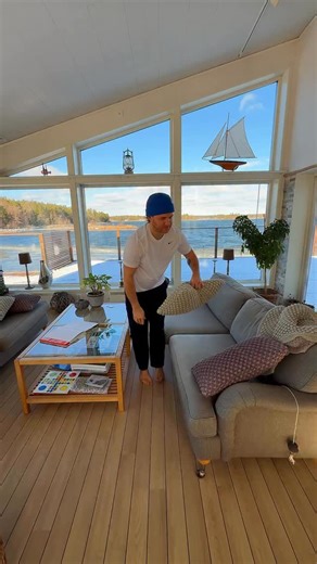 Michael Ballard | AI Software Engineering on Instagram: "💱 Day 18 – Currency Converter (React Project) This app looks simple — until you realize how powerful it is. In Day 18 of 30 React Projects, you’ll build a Currency Converter that pulls live exchange rates and updates instantly. What You’ll Learn: • Fetching real-time data from a public API • Syncing multiple inputs with React state • Handling dynamic calculations & re-renders • Formatting numbers for clean UI • Building utility-sty