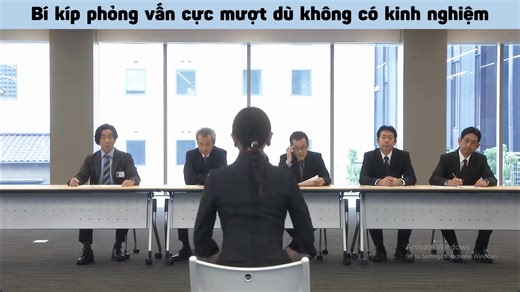 KHÔNG CÓ KINH NGHIỆM THÌ PHỎNG VẤN SAO CHO MƯỢT? Cùng xem chị đẹp xử lý tình huống khó: Vừa không có kinh nghiệm vừa không có vị trí trống trong công ty. Nhưng chị vẫn kiên trì phỏng vấn tận 7 lần 🤣 Đây là màn phỏng vấn huyền thoại trong phim "Cô nàng kiểm duyệt". Các bác xem để học ngay bí kíp lội ngược dòng: * Biến điểm yếu thành điểm mạnh: "Không có kinh nghiệm biên tập, nhưng tôi có con mắt thời trang!" * Cách nêu khéo lỗ hổng của công ty và đề xuất mình là 1 giải pháp phù hợp * Thái độ tự
