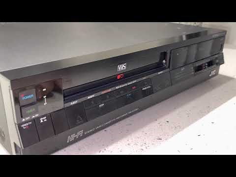 JVC HR-D725U VHS VCR 1985 demonstrated high quality VCR VHS model one of the first JVC Hifi VHS VCR