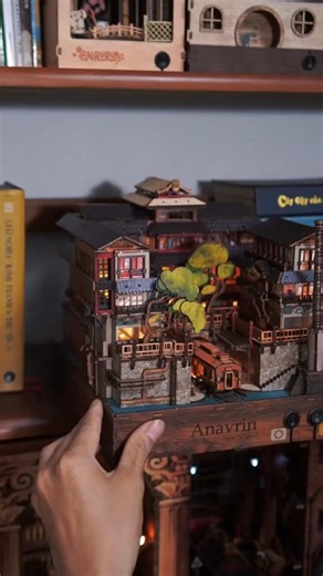 A Hidden Portal to Japan ⛩️✨ Transform your shelf with the Ginzan Onsen DIY Kit. Experience the magic of a snowy Japanese night every time you look at your books. 🏮 Handcrafted details 🏮 Warm LED glow 🏮 The ultimate DIY challenge for creators Rated 5 stars by 2,000 hobbyists. ⭐⭐⭐⭐⭐ Get yours --> https://booknookvn.com/products/ginzan-onsen-book-nook-booknookvn?variant=42042134822967 | Booknookvn