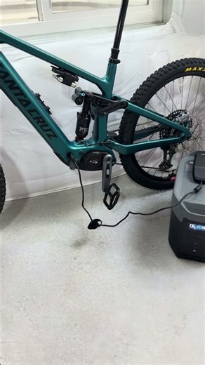 Solar powered E-Bike - Santa Cruz + EcoFlow