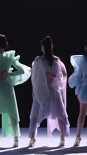 「#Moon」MVメイキングを少しだけ公開🤭MV本編と合わせてお楽しみください🌕 #prfm